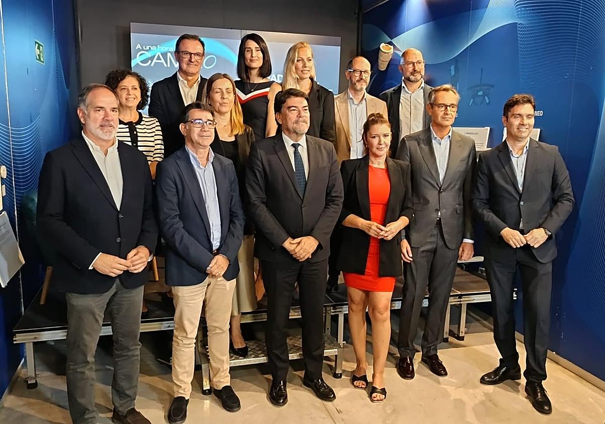 Presentación del podcast en la sede de Aguas de Alicante.