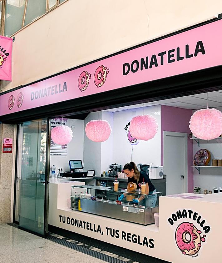 Imagen secundaria 2 - Obras de arte al estilo Donatella y local en el edificio Bulevar.