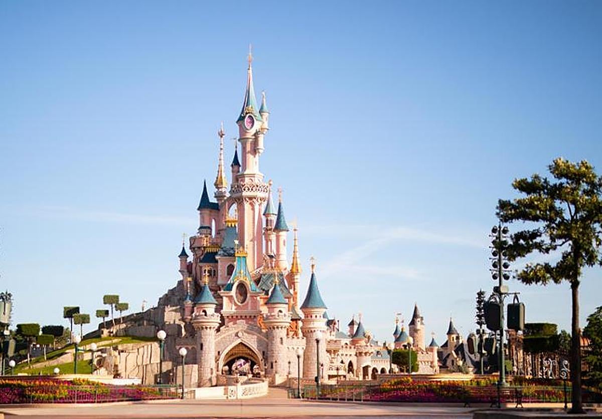 Castillo del parque Disneyland París.
