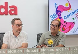 El concejal de Fiestas, David Guardiola, y el presidente de la Junta Central de Compartas de Moros y Cristianos de Elda, Pedro Serrano.