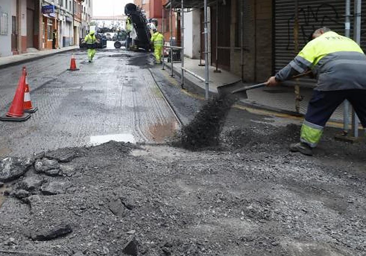 Trabajos de asfaltado, en imagen de archivo.