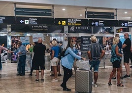 Esperas en el aeropuerto de Alicante-Elche.