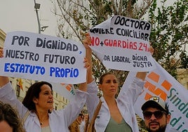 Protesta de médicos contra el Estatuto Marco.