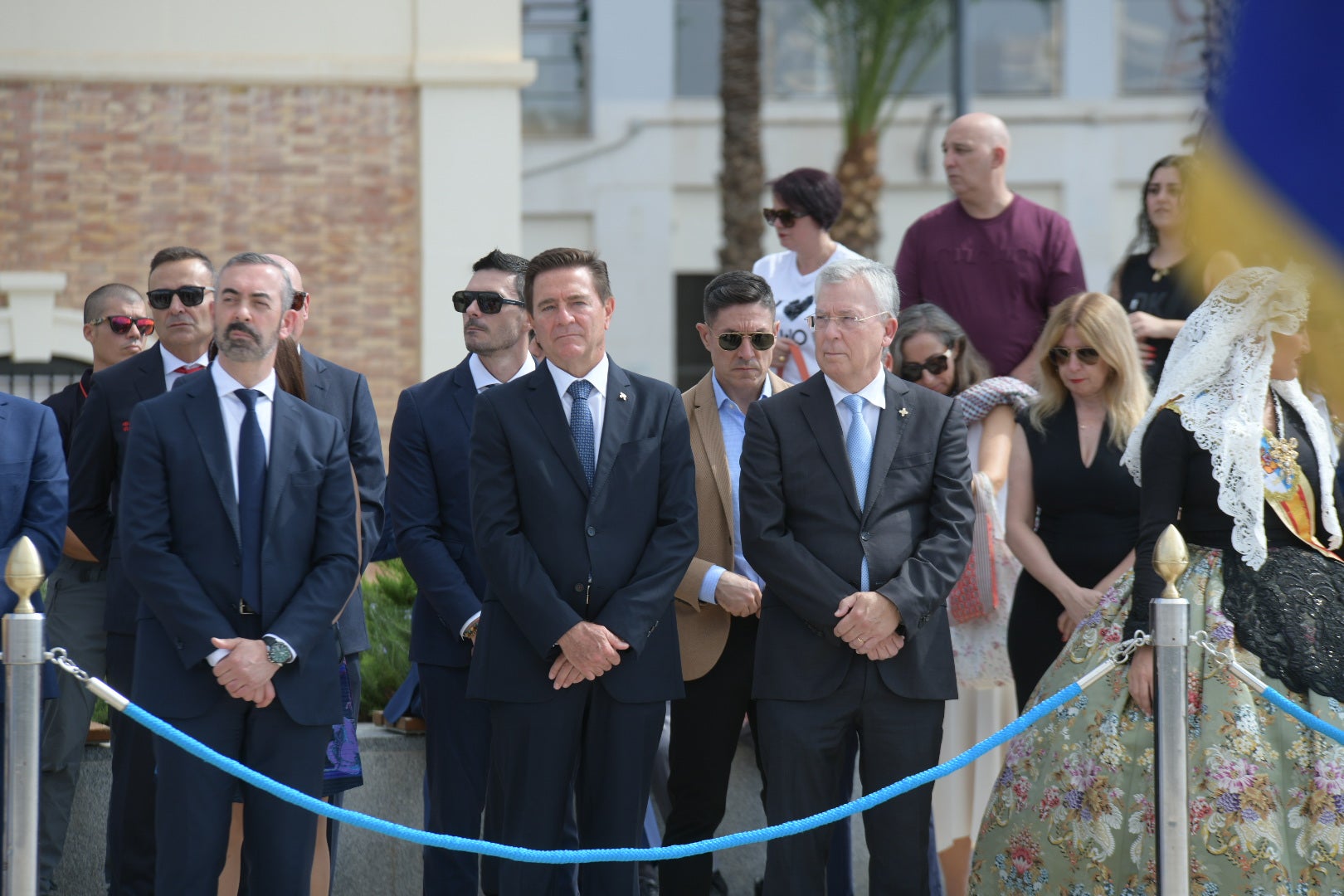 Orgullo azul en Alicante con el homenaje de la Policía Nacional a su patrón, los Santos Ángeles Custodios