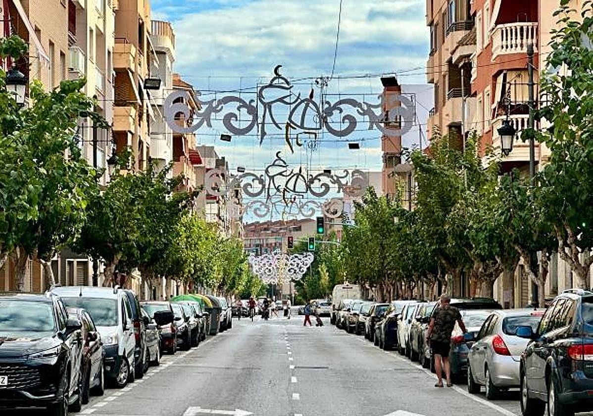 Alumbrado con motivo de las fiestas en El Campello.