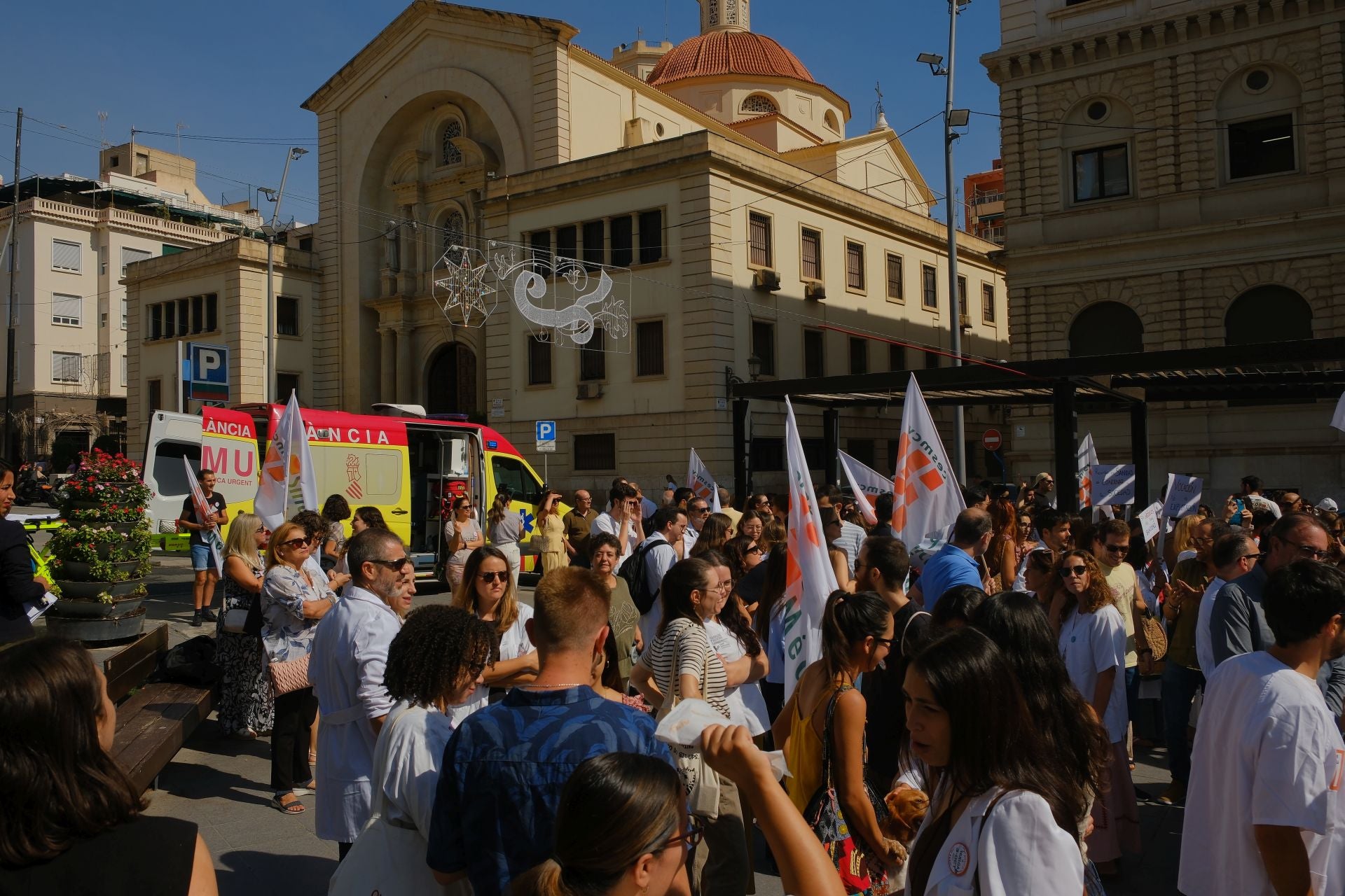 Los médicos de Alicante secundan la huelga nacional contra el estatuto marco y la «sobreexplotación»