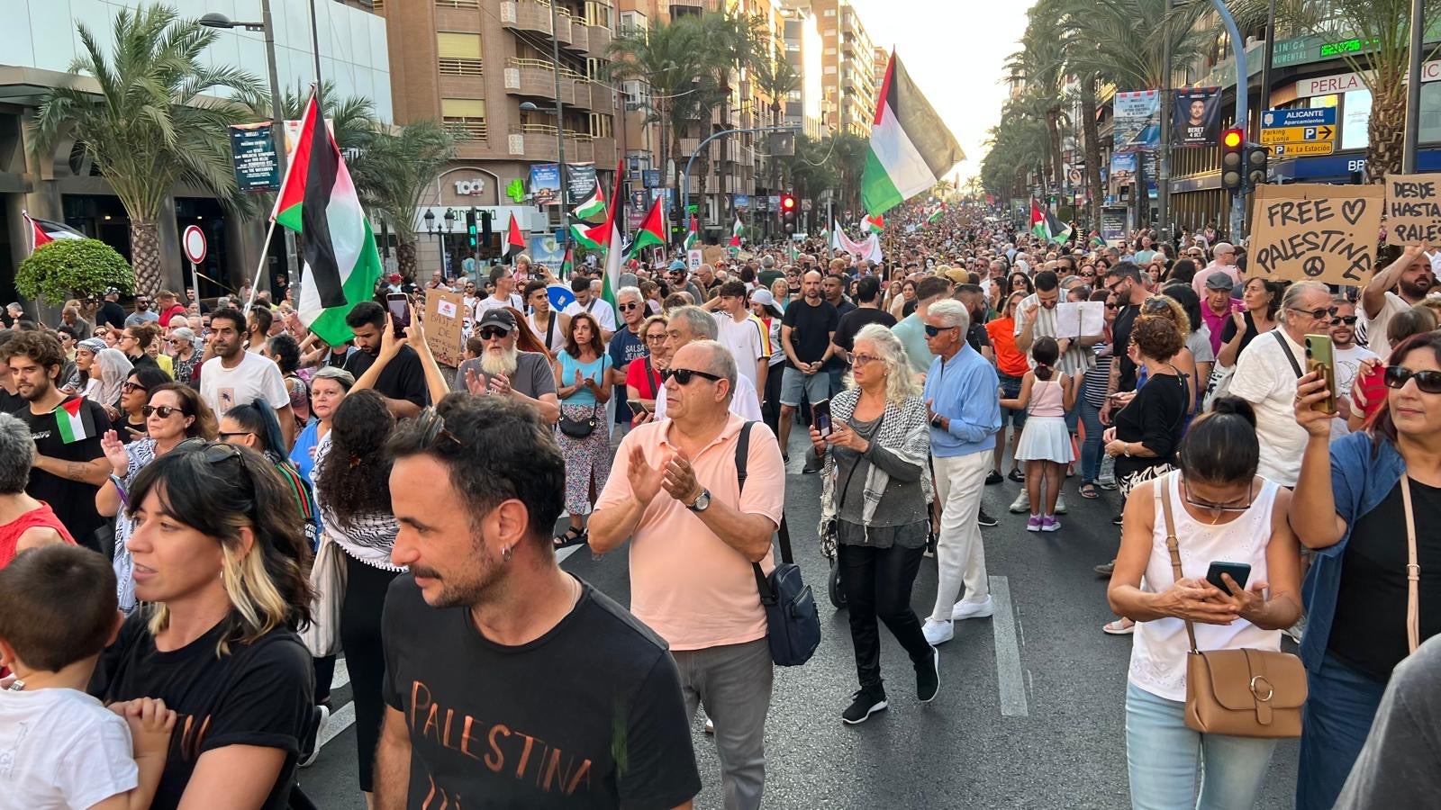 Cerca de 6.000 personas piden desde Alicante el cese del conflicto en Gaza