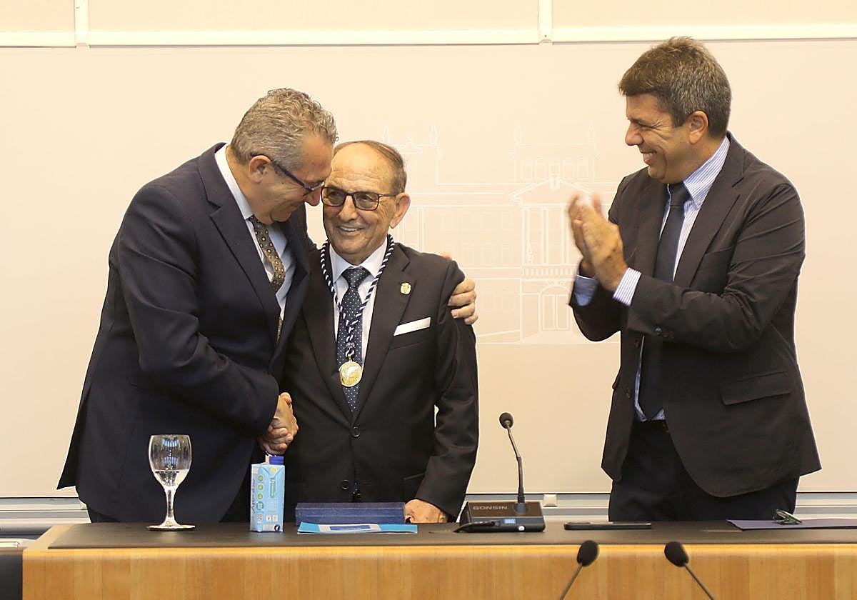 Ángel Urbina, 'Alicantino de Adopción 2025'.