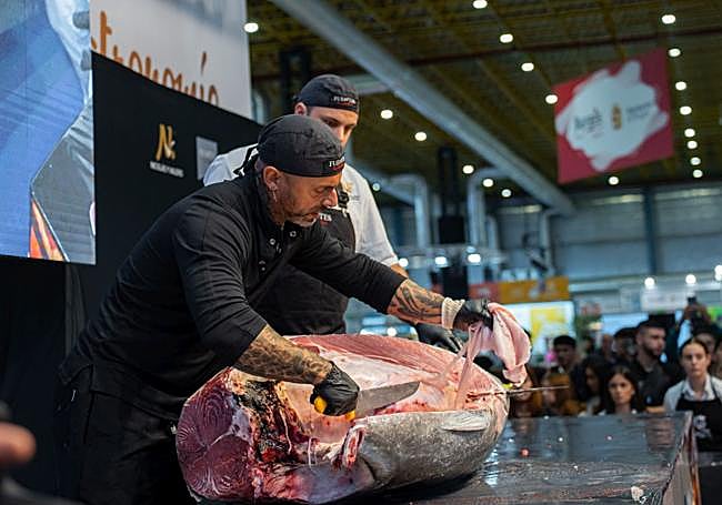 Ronqueo del atún en Alicante Gastronómica.