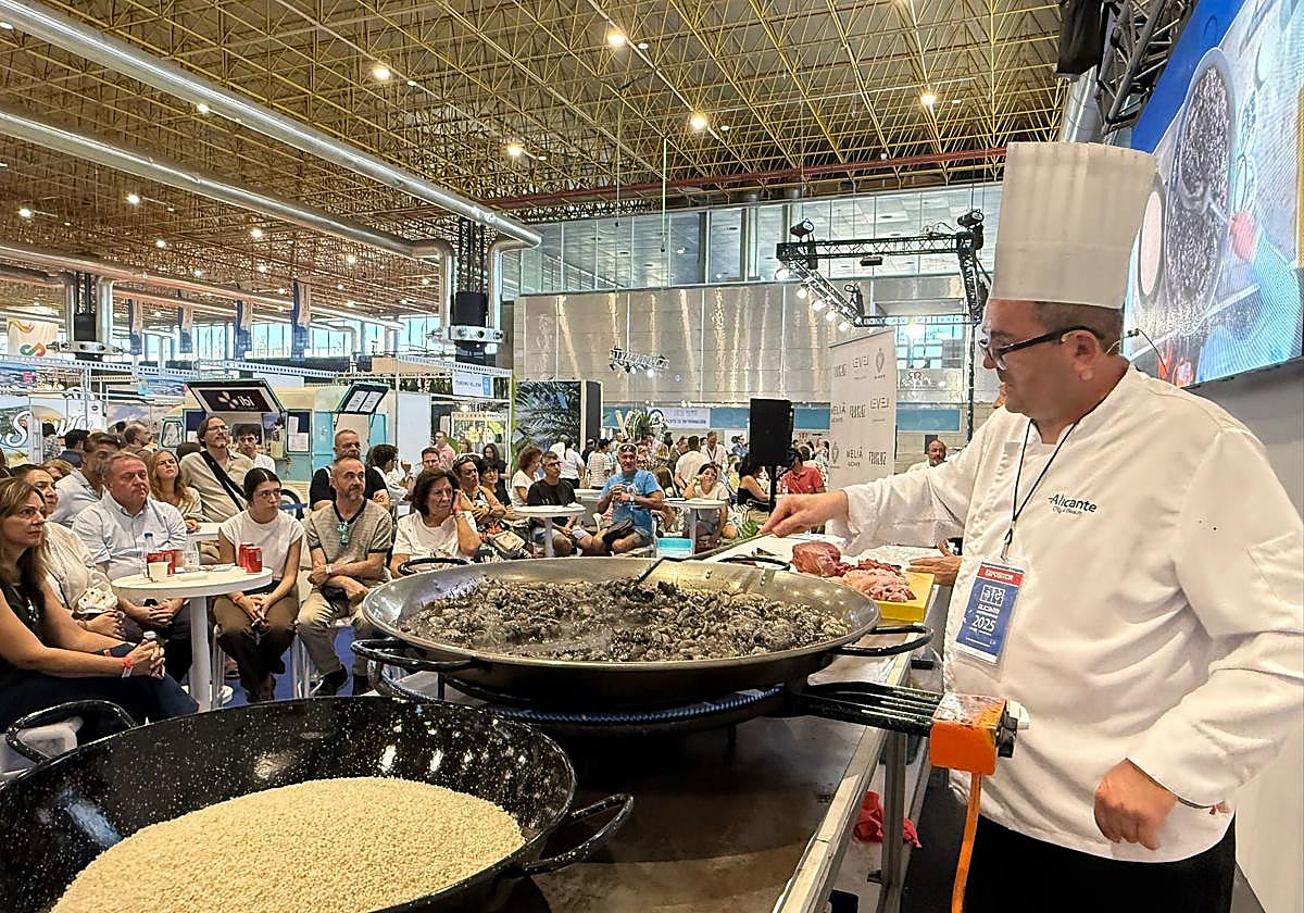 Demostración de arroz en Alicante Gastronómica.