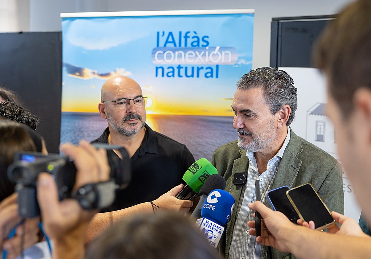 Luis Miguel Morant and Vicente Arques during the presentation of the activities