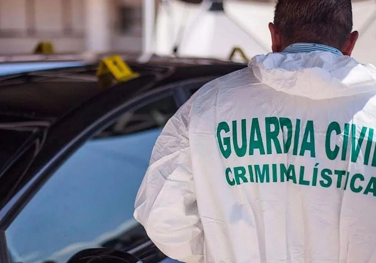 File image of a Civil Guard Forensics officer.