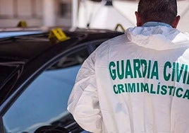 Imagen de archivo de un agente de Criminalística de la Guardia Civil.