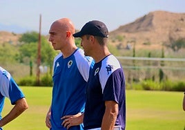 Rubén Torrecilla y Javier Rentero en el campo de Fontcalent.
