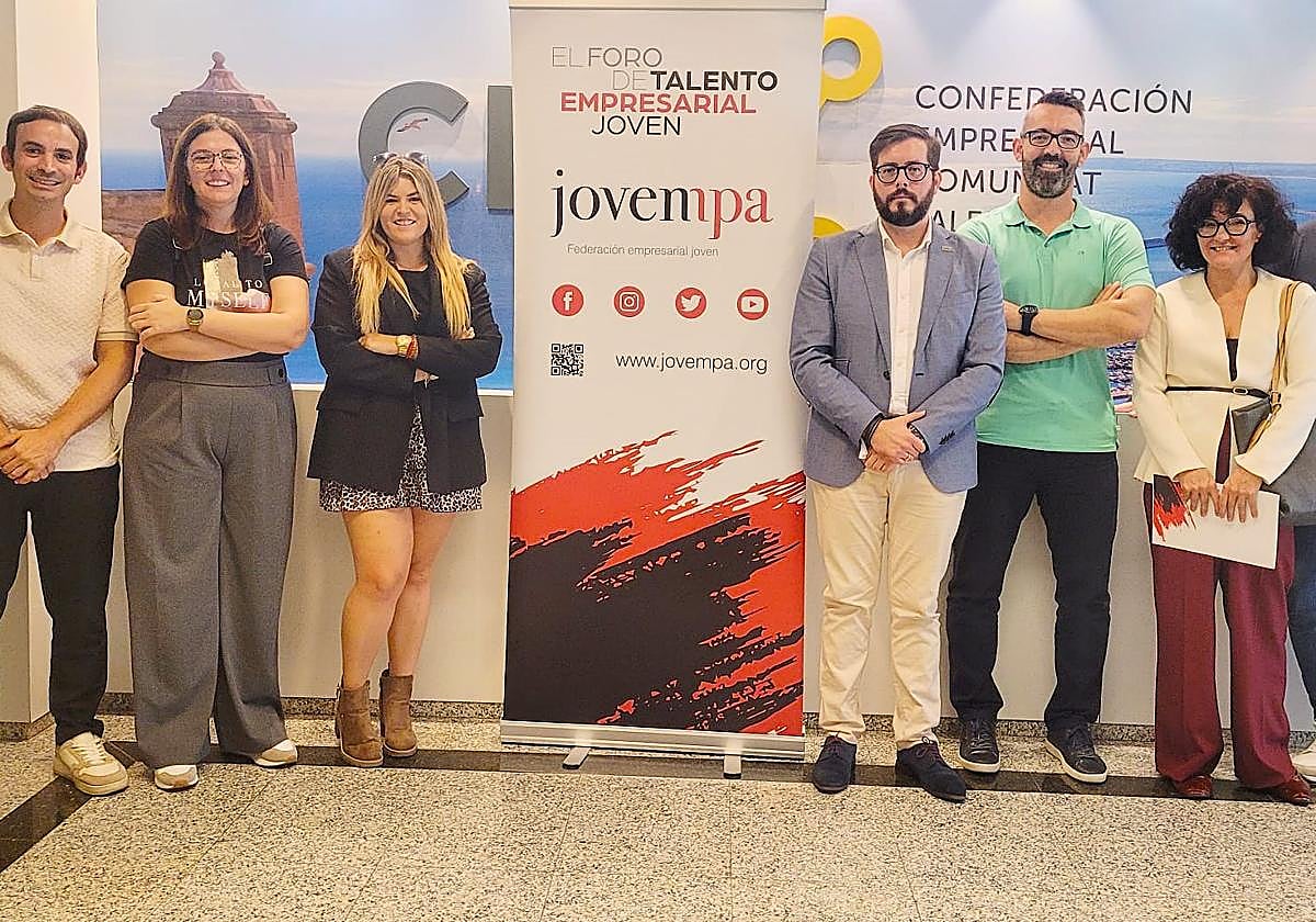 Foto de familia tras la reelección.