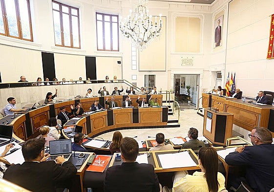 Pleno ordinario de la Diputación Provincial de Alicante.