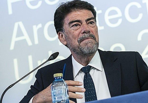 El alcalde de Alicante, Luis Barcala.