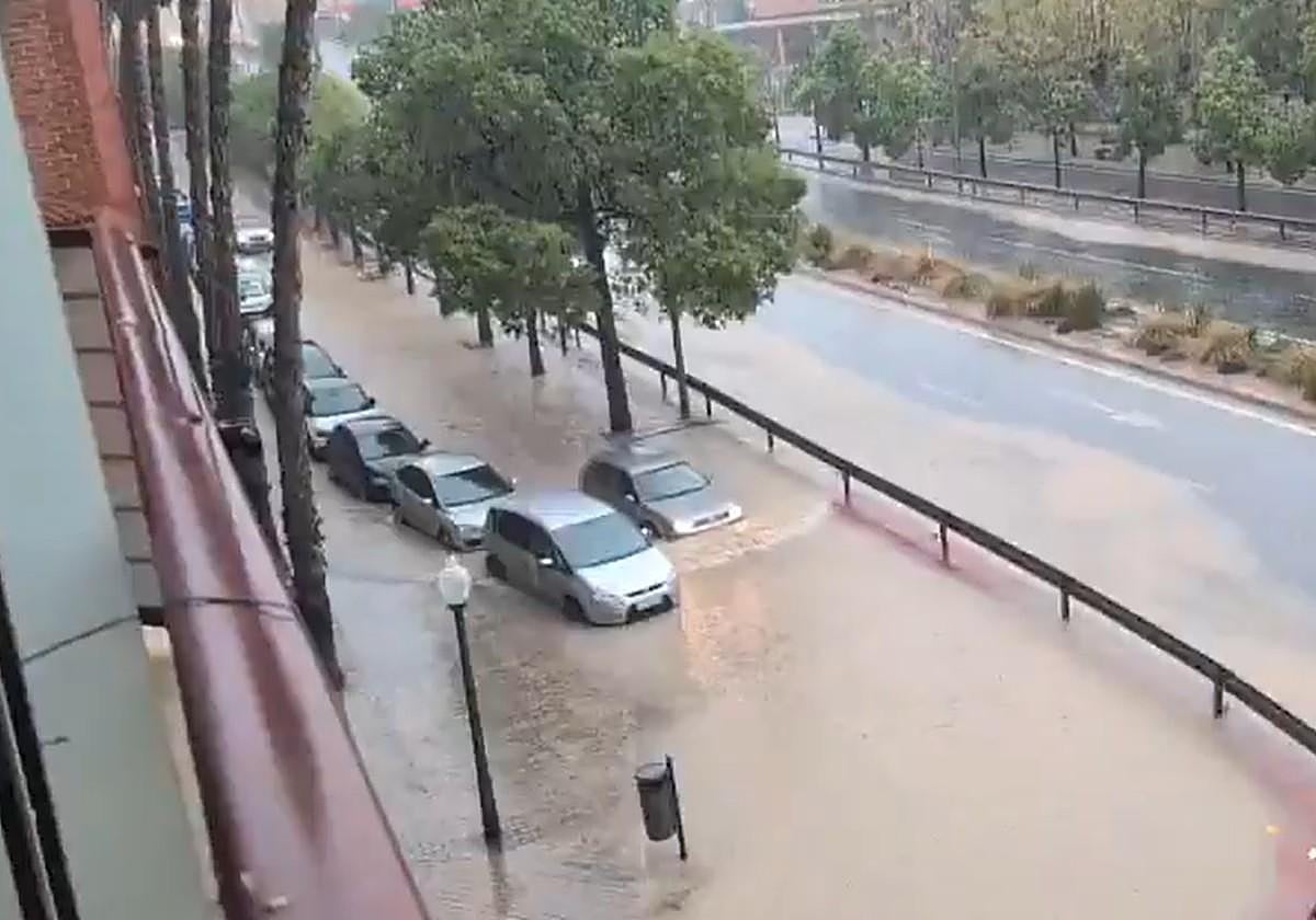 Flooding in Florida Portazgo, near Puente Rojo.