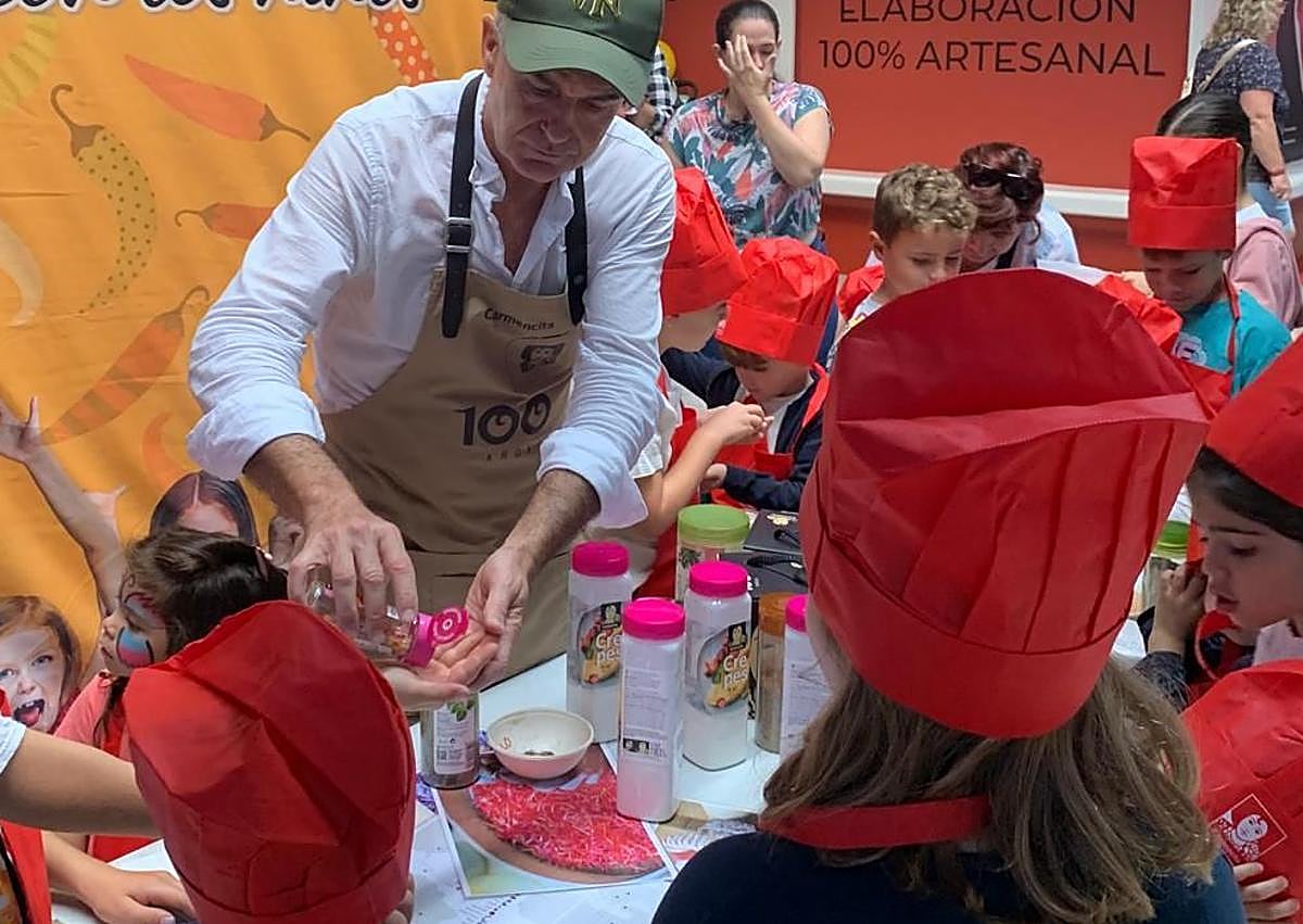 Imagen secundaria 1 - Actividades comerciales del sábado 11 de octubre. 