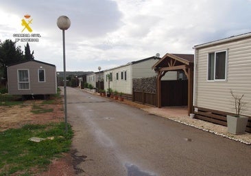 Desmantelan un complejo residencial ilegal en un municipio de Alicante: 60 casas móviles en suelo no urbanizable e inundable