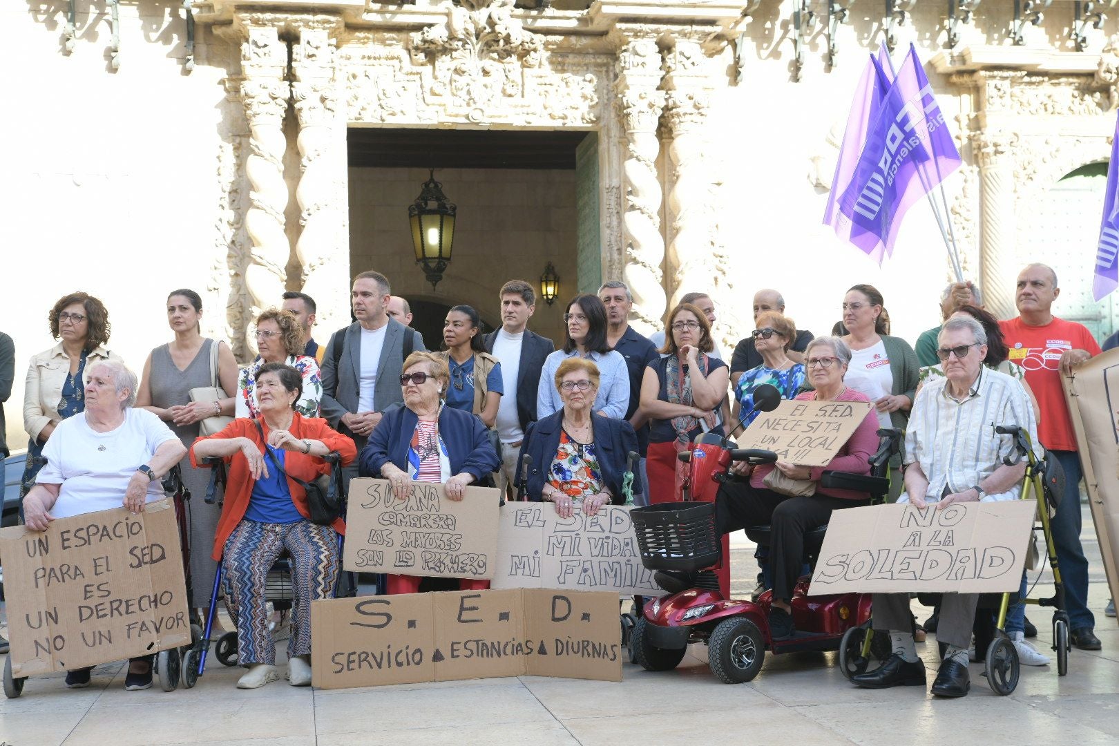 La plantilla de limpieza del INSS denuncia retrasos en el pago de sus nóminas