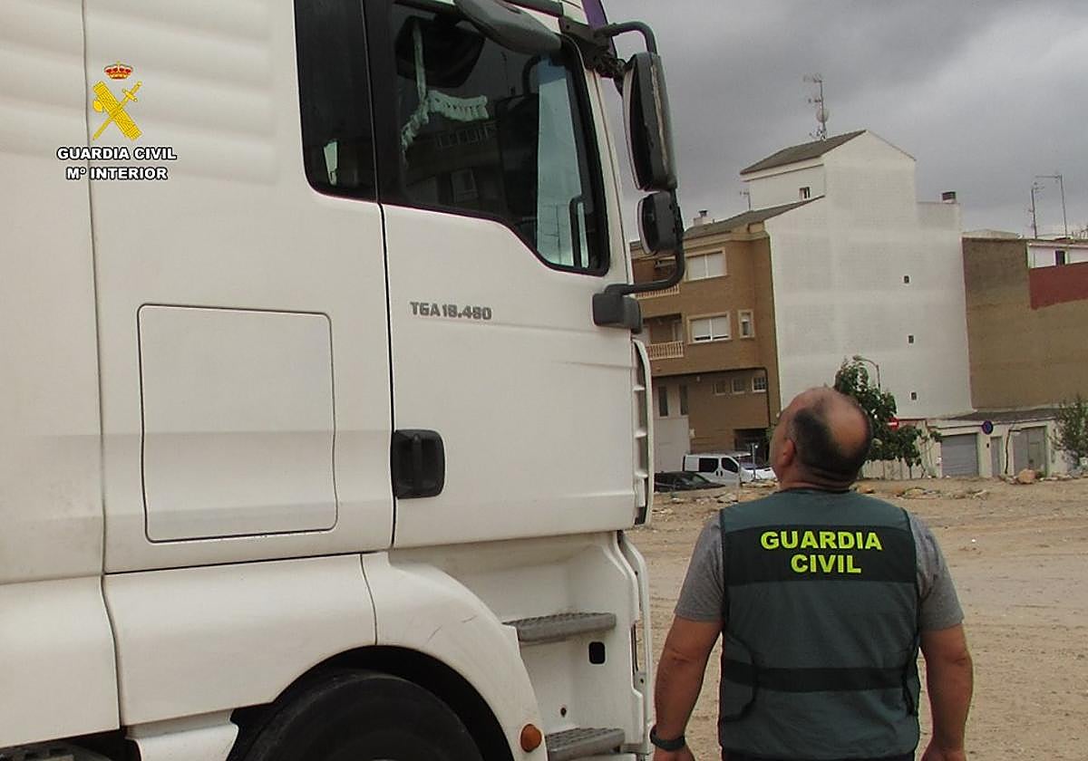Image of the truck found in an industrial area of Getafe.