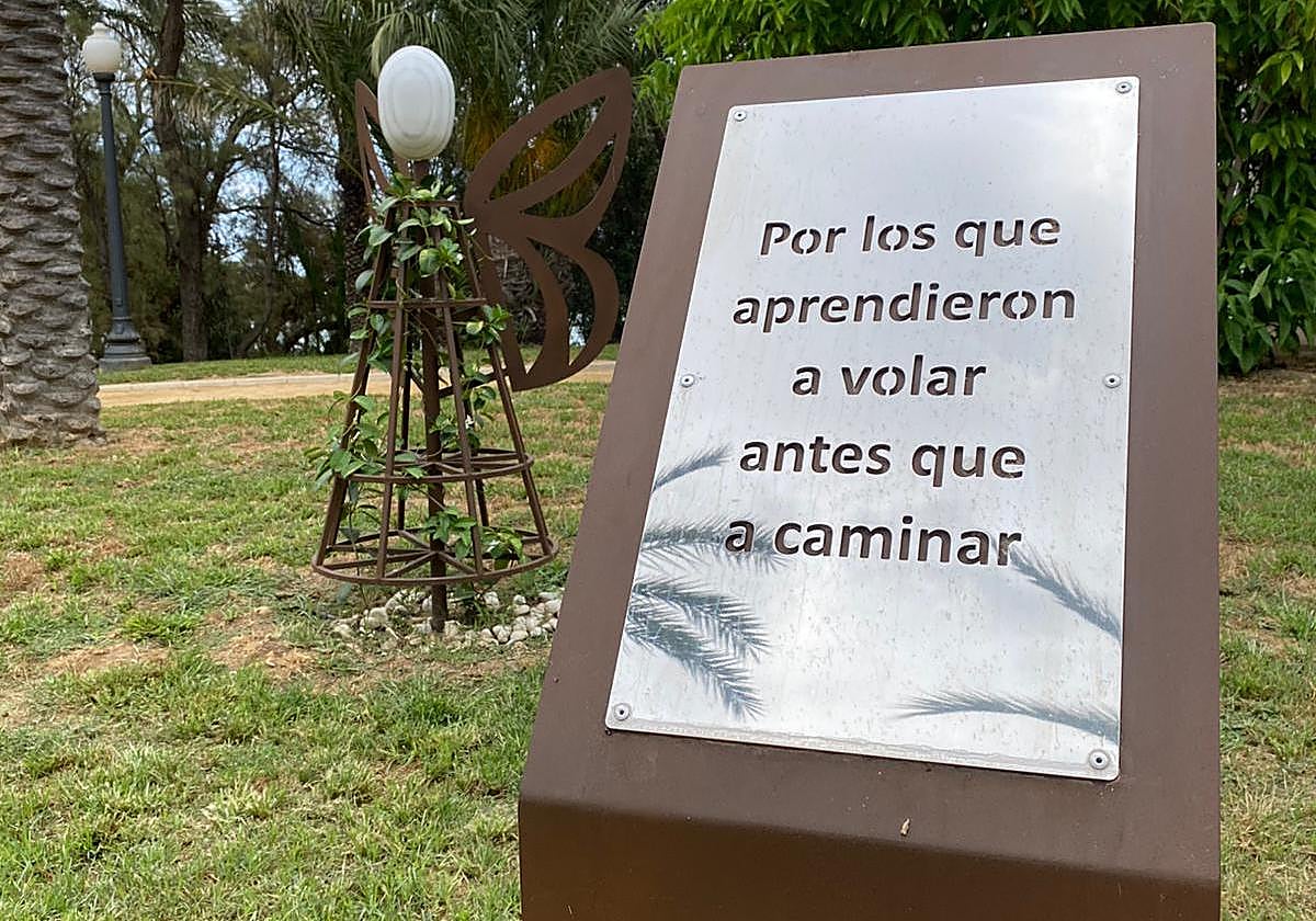A space for remembrance at the Palmeral of Alicante.