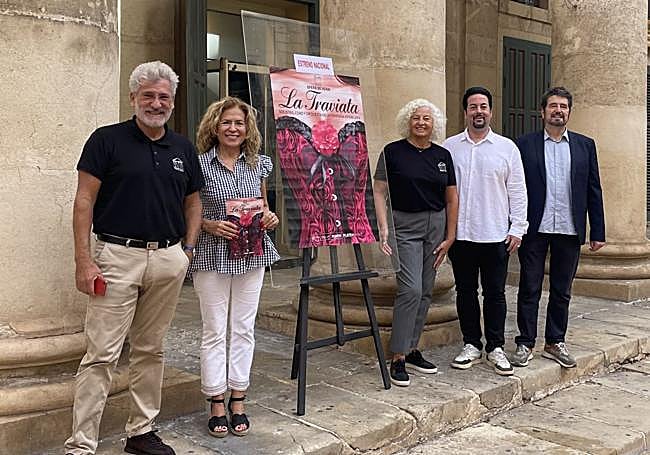 Presentación de 'La Traviata' en el Teatro Principal de Alicante.