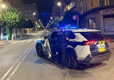 Una pareja ayuda a una persona ebria en plena calle y acaban detenidos al descubrir que son fugitivos