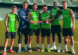 Los capitanes del Elche para la temporada 25-26.