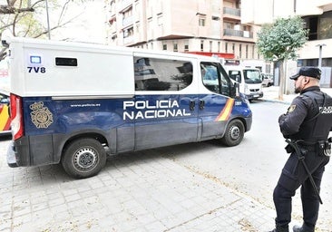 The National Police aborts a squatting in Alicante in the middle of the night and arrests the three involved