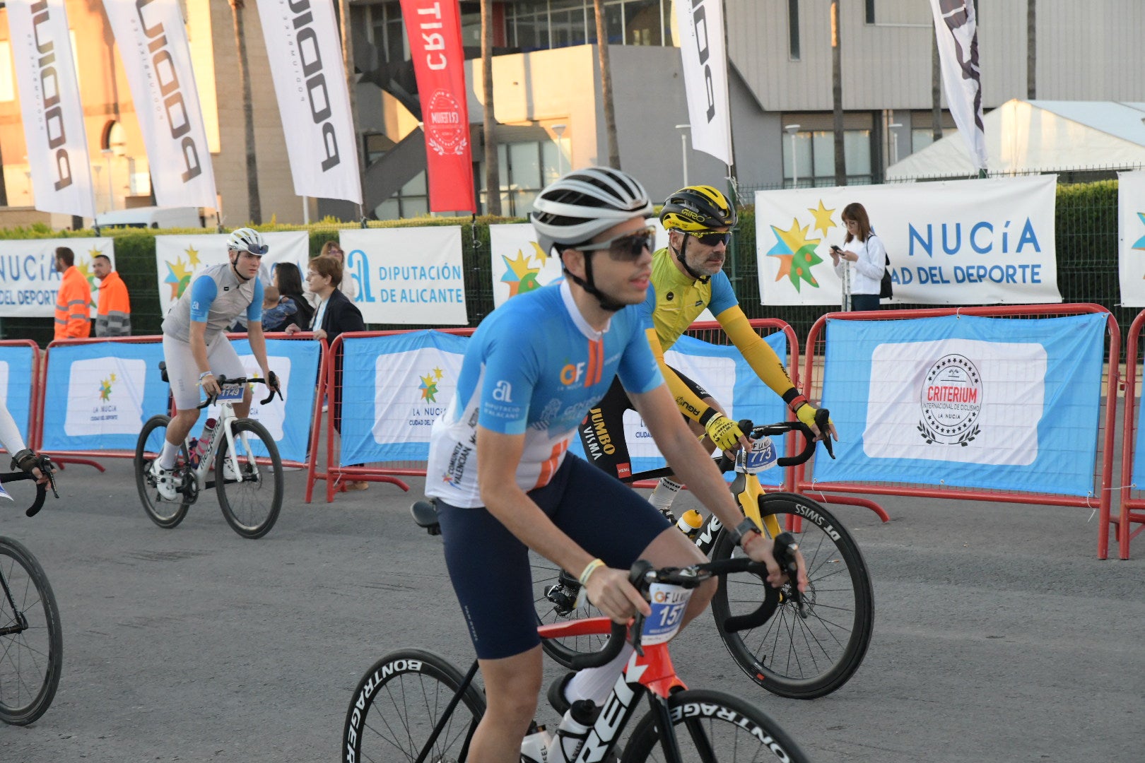 La Nucía se vuelca con el ciclismo en un fin de semana inolvidable: del espectáculo del Critérium al desafío del Gran Fondo