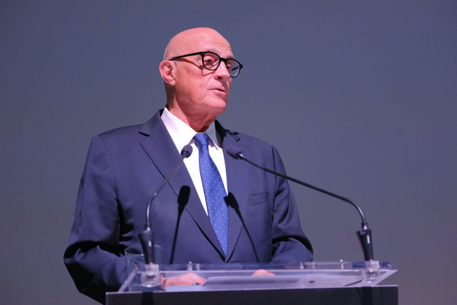 La Fundación Banco Sabadell reconoce al investigador de la UA Carlos Sáez en sus IV Premios a la Sostenibilidad Marina