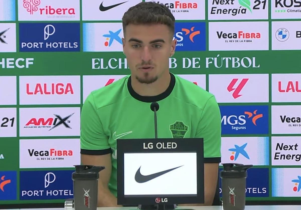 Adrià Pedrosa, during his pre-match press conference against Espanyol at the Martínez Valero stadium.