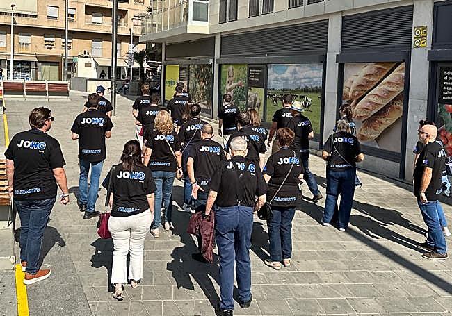 Jóvenes cofrades de Alicante en la JOHC de Elche.
