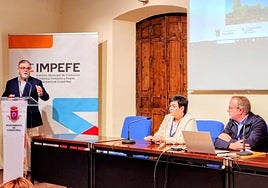 El alcalde Fulgencio Cerdán y la edil Paula García durante la Asamblea de REDEL en Ciudad Real.