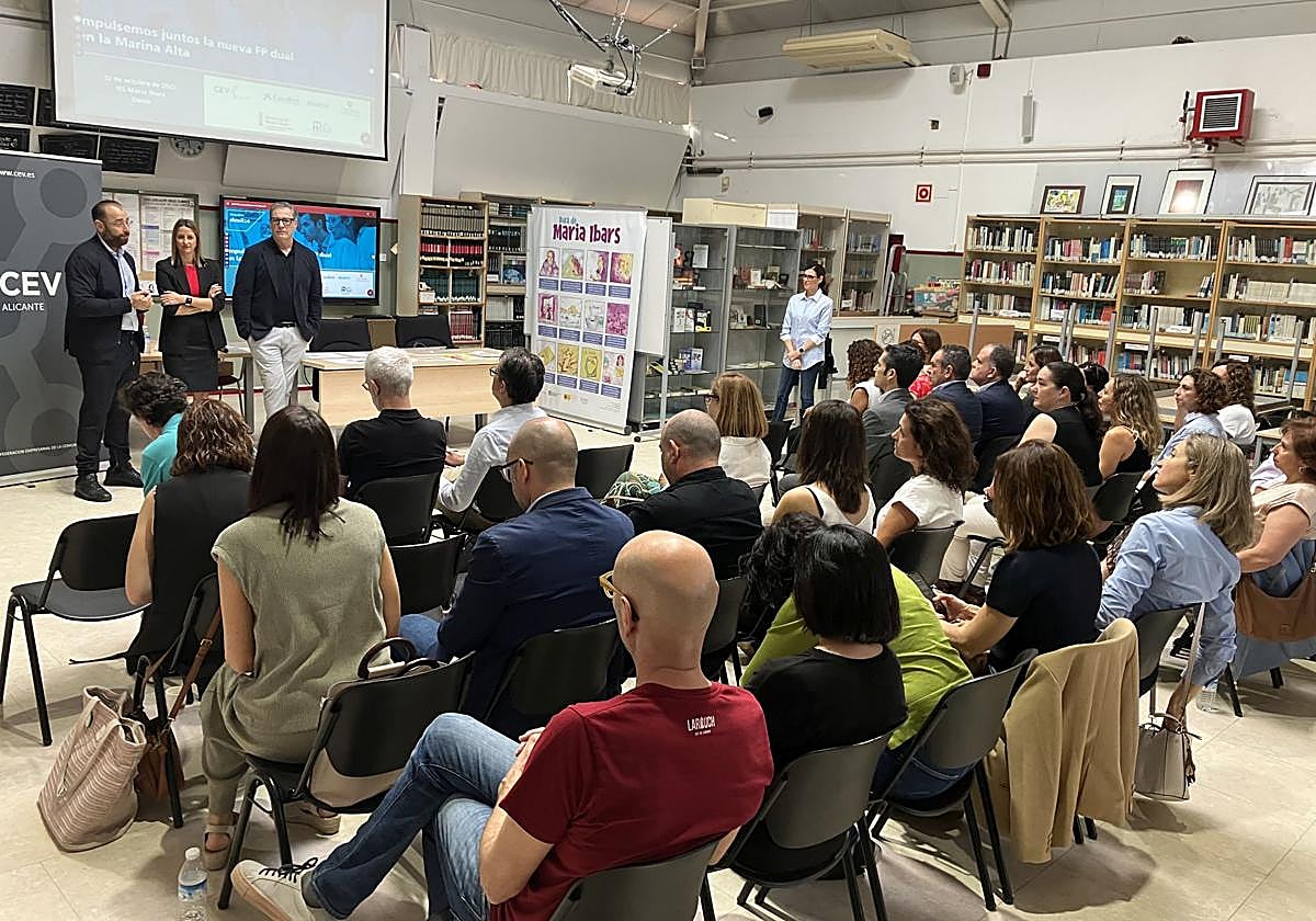 Encuentro CaixaBank Dualiza Marina Alta.