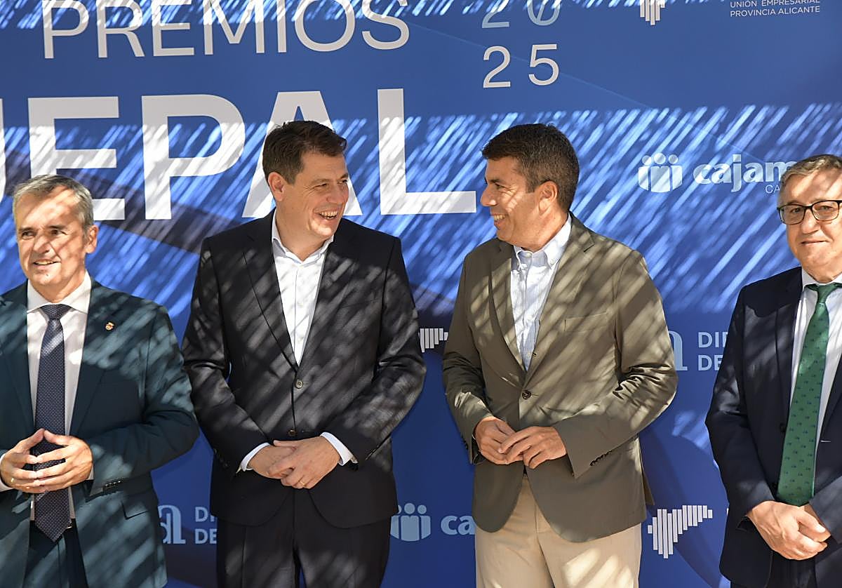 Imagen principal - Quintanilla se pone como objetivo unir las patronales de Alicante tras ser el único candidato de CEV 