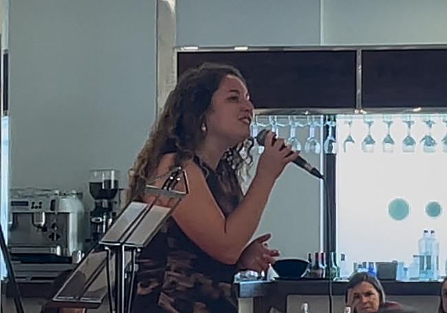 The young singer Inés Domínguez.