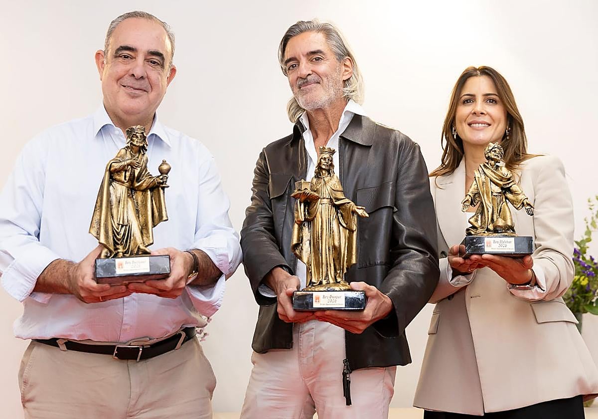 Imagen principal - Alicante descubre a sus Reyes Magos 2026