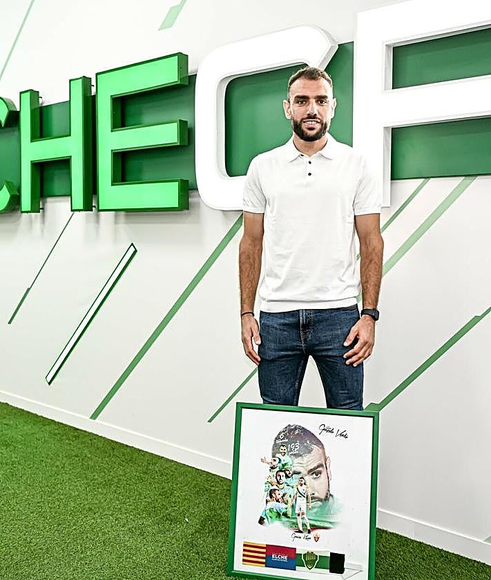Imagen secundaria 2 - Gonzalo Verdú durante su despedida del Elche CF