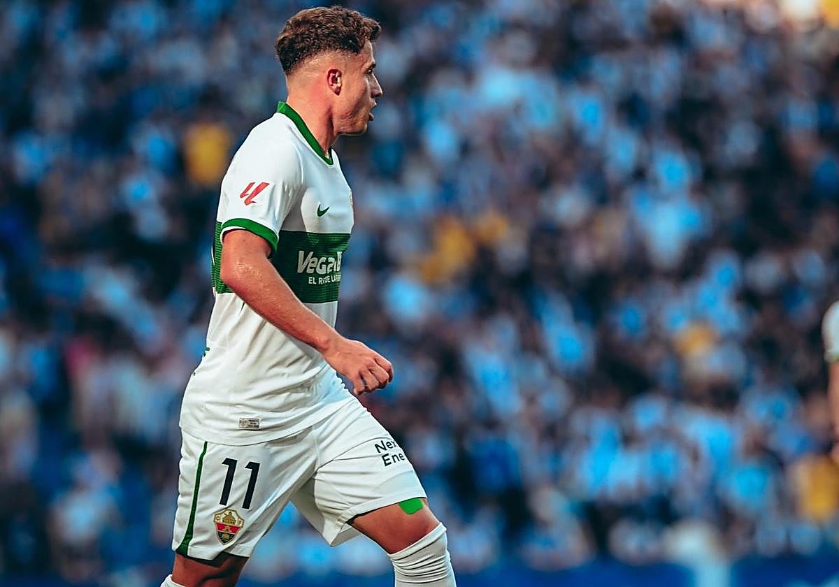Germán Valera, durante el partido del Elche CF en el RCDE Stadium.