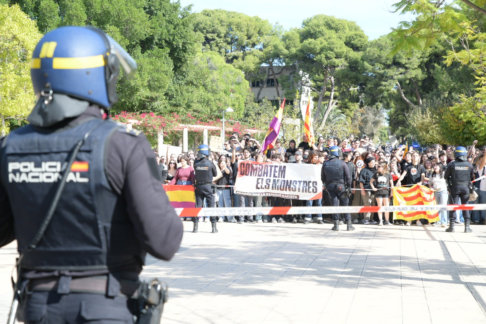 La tensión por la visita de Vito Quiles a la UA, en imágenes