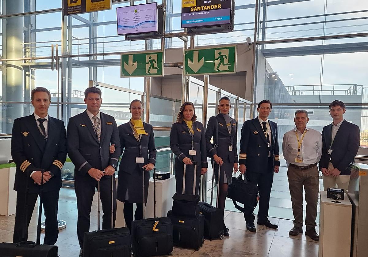 Vueling flight crew.