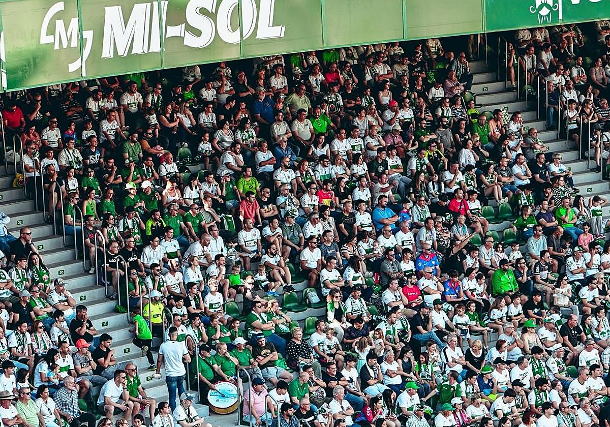 The match between Elche CF and Real Madrid CF will take place on Sunday, November 23, starting at 21:00, as part of the 13th round of LaLiga EA Sports.