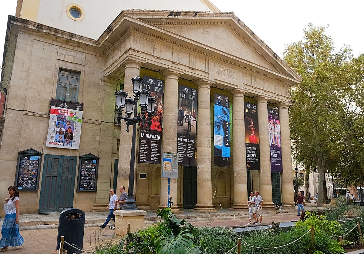 Main facade and entrance to Alicante's Principal Theatre.