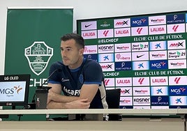 El guardameta del Elche CF ha valorado el duelo ante el Barça con ilusión por el reencuentro y máxima implicación con el conjunto franjiverde.