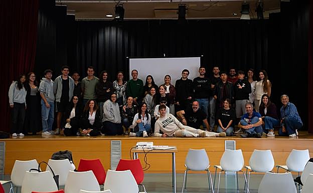 Foto de equipo de los alumnos participantes.