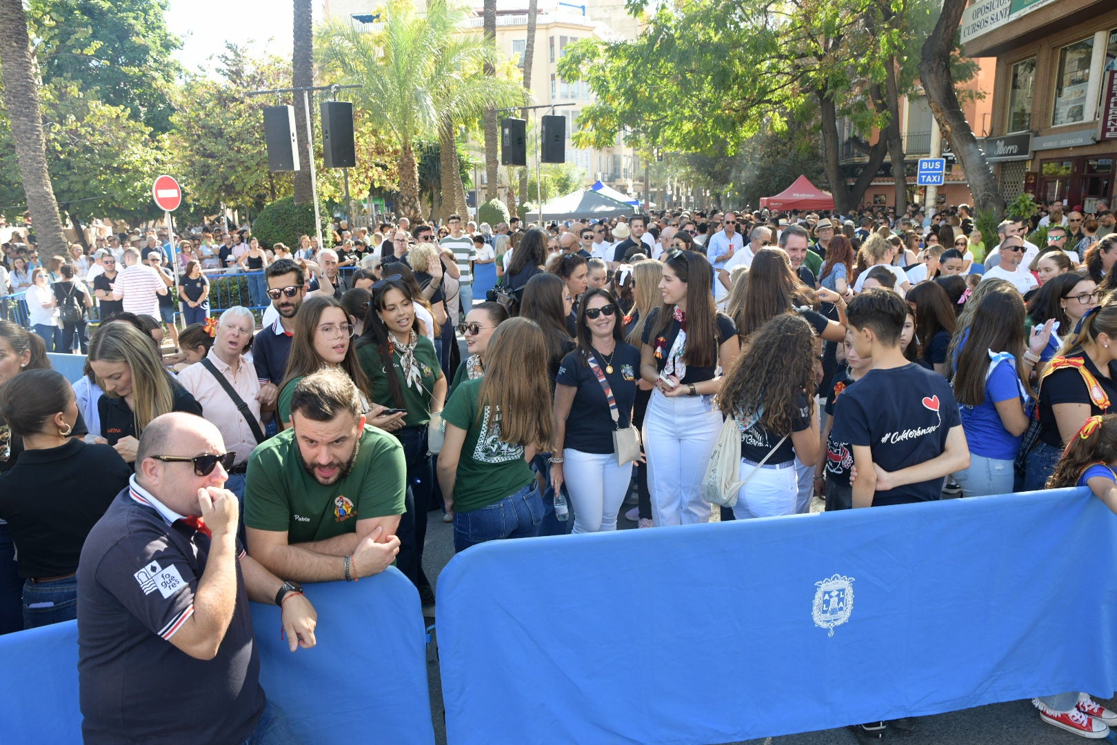 Mascletà de las Hogueras: el rugido de la bestia ensordece la plaza de España de Alicante