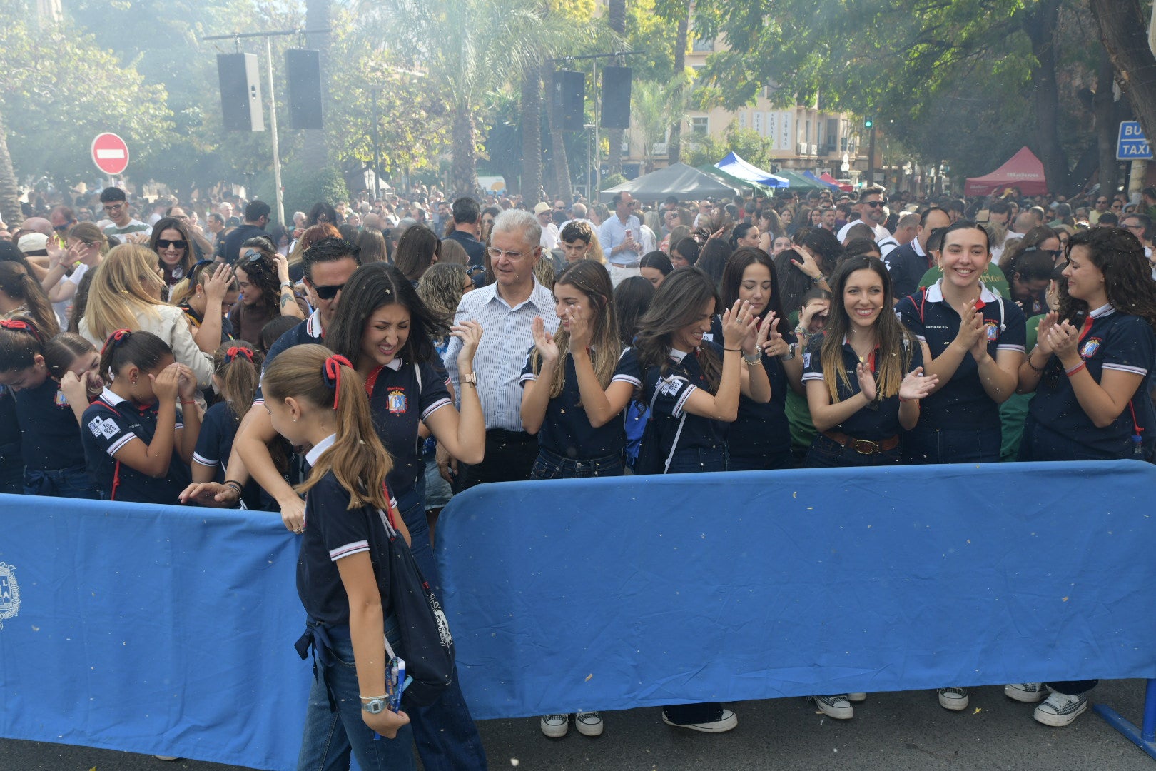 Mascletà de las Hogueras: el rugido de la bestia ensordece la plaza de España de Alicante